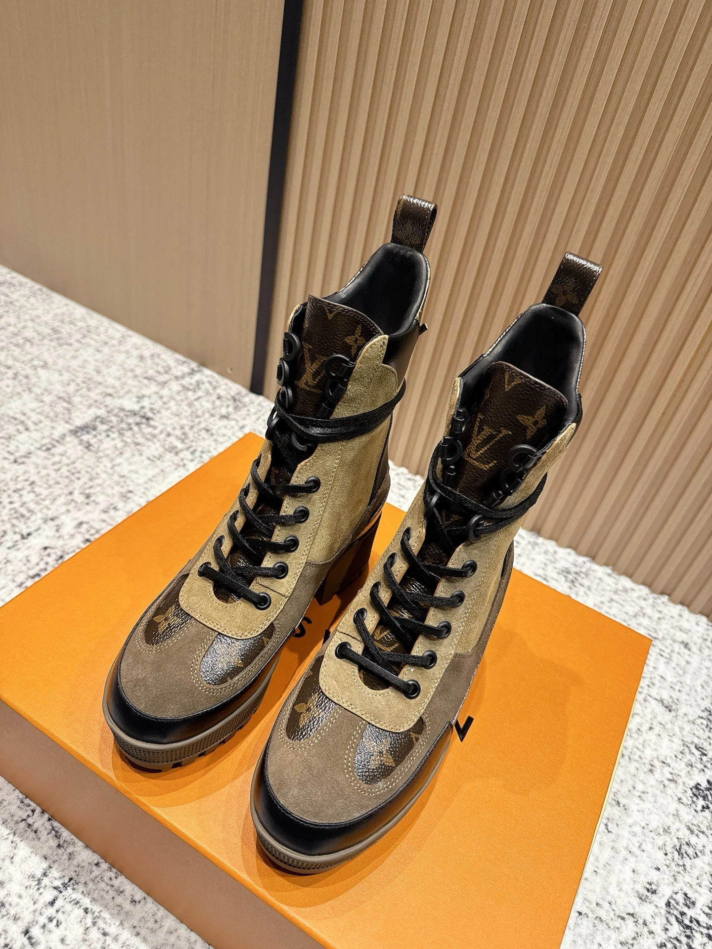 COCO-- 8V 1A524D cowhide Heel height ：7cm Waterproof：3.5cm item:E-X362J2911